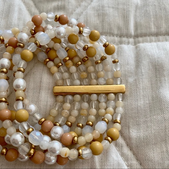 MULTI STRAND BEAD BRACELET IN WHITE TAN AND GOLD - Picture 5 of 7